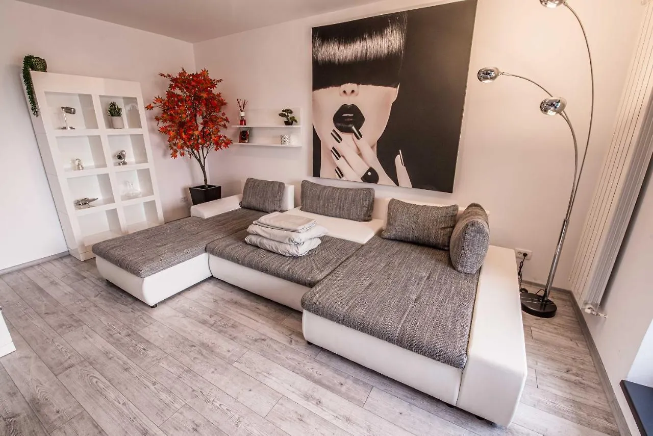 2-Room Penthouse Plaza Residence P1 Bucharest 0*,