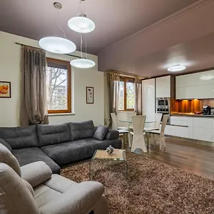 Cosy Luxury Flat In The Centrum- 90sqm - 3 Rooms. Apartament Varna